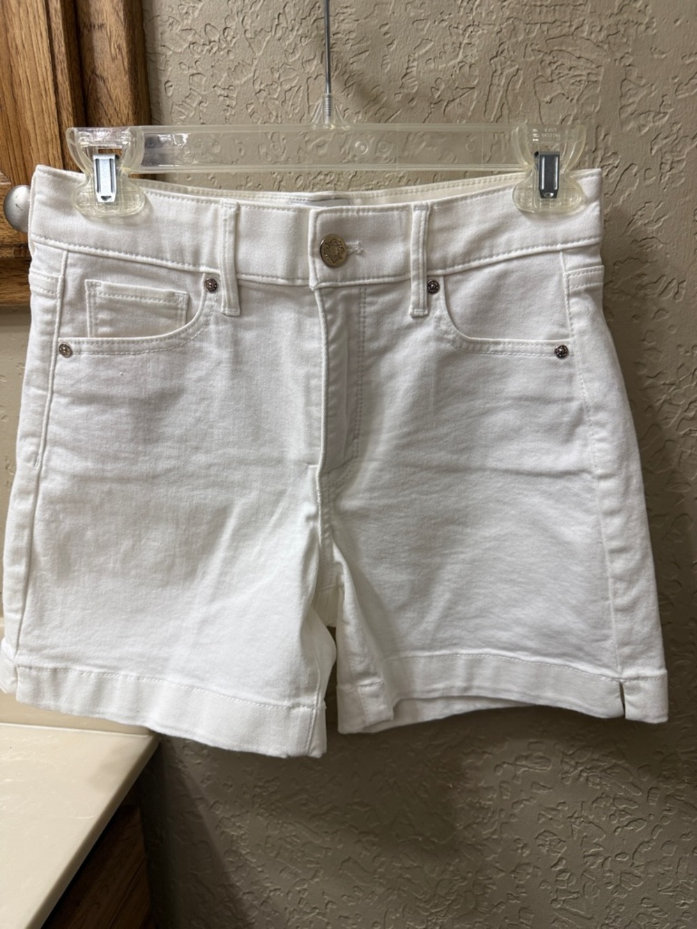 White House Black Market White Denim Shorts sz 0